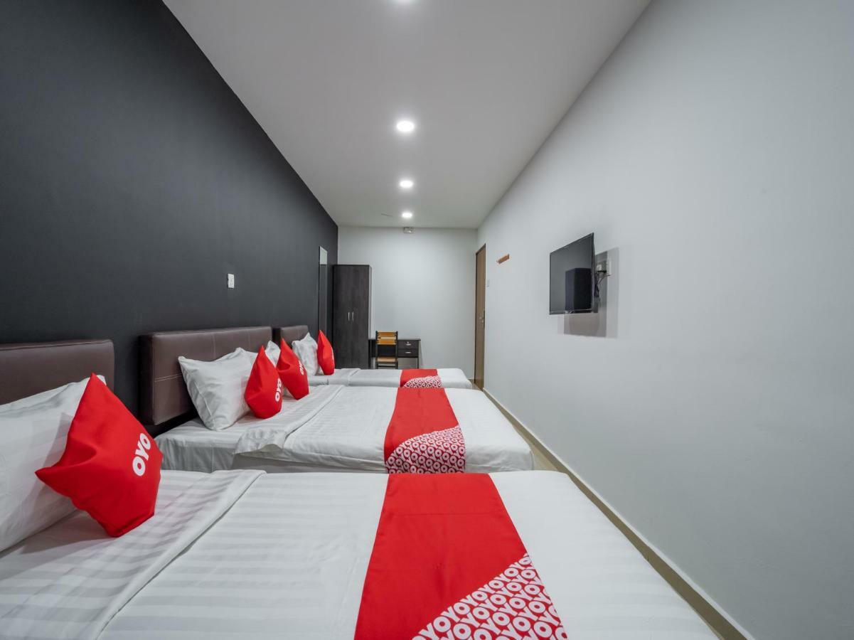 Oyo 1167 Rest And Go Hotel Кланг Экстерьер фото