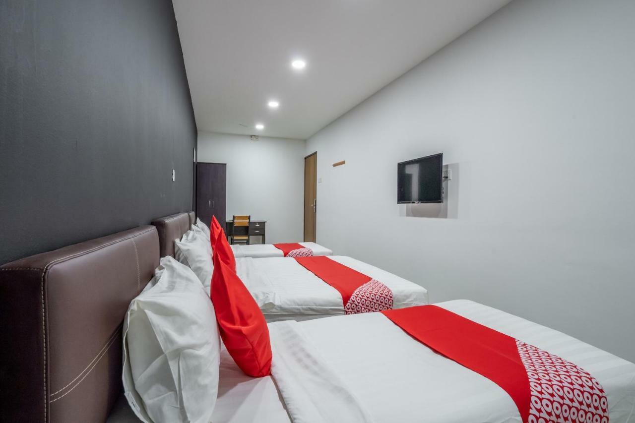 Oyo 1167 Rest And Go Hotel Кланг Экстерьер фото