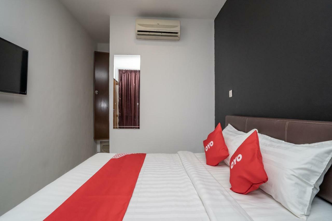 Oyo 1167 Rest And Go Hotel Кланг Экстерьер фото